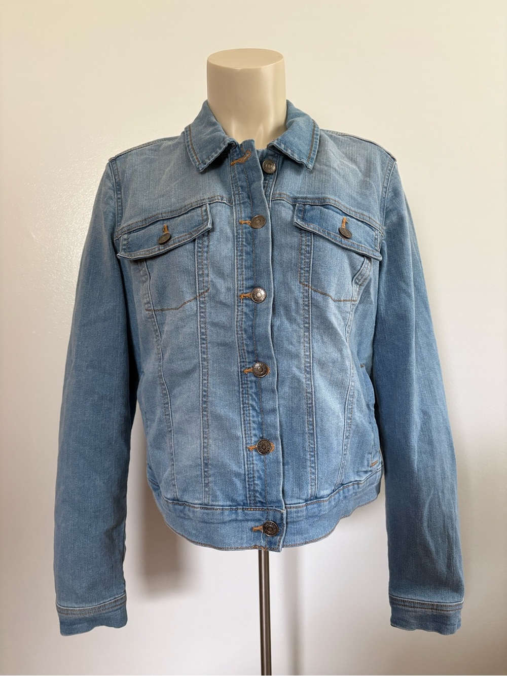 Social Standard by Sanctuary Classic Blue Denim Trucker Jacket Size Medium